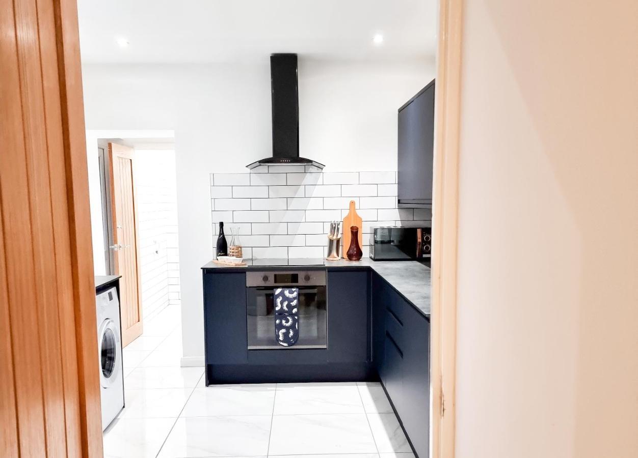 Spacious 3-Bed Near The City Centre Swansea Exterior photo