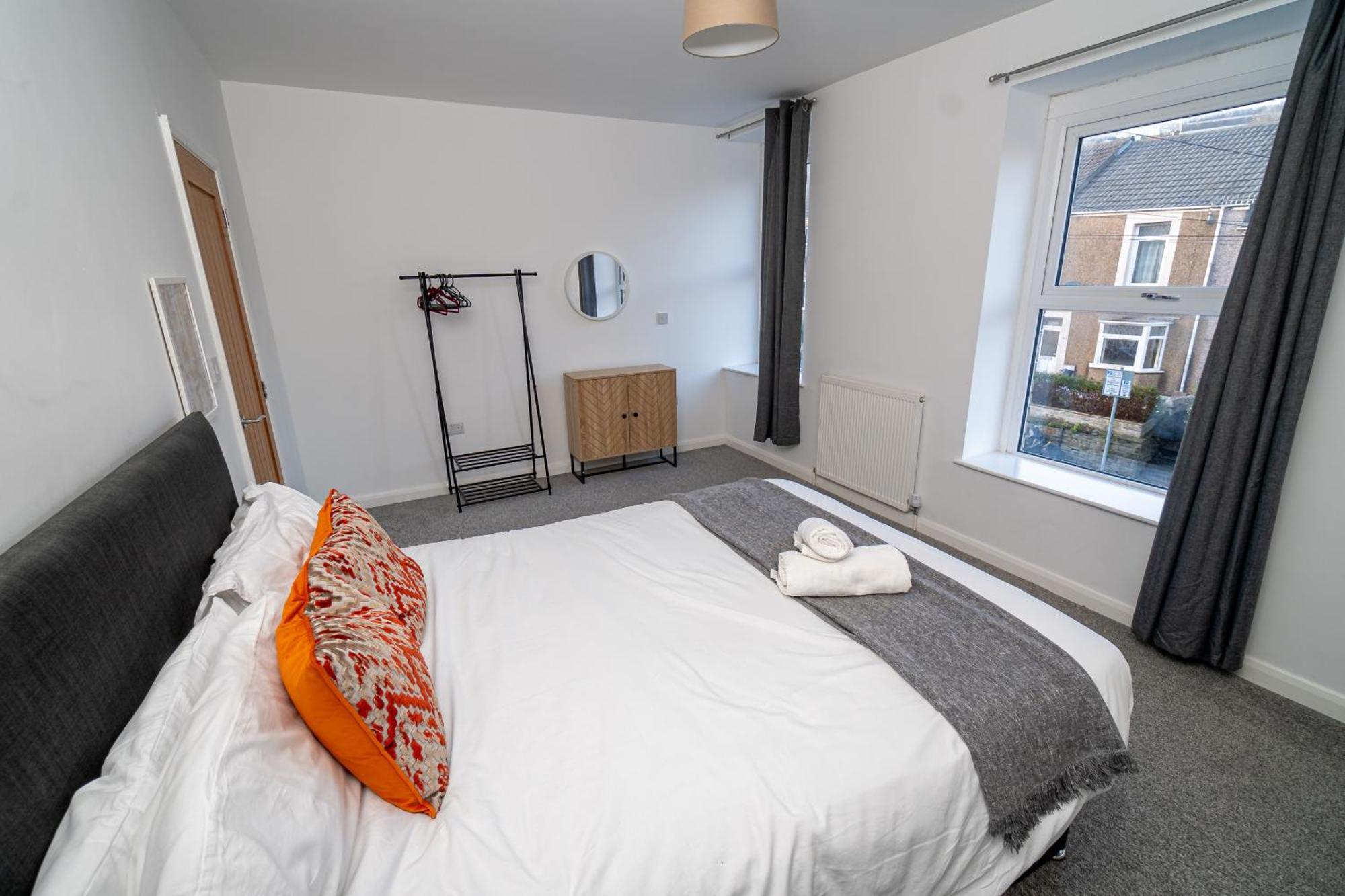 Spacious 3-Bed Near The City Centre Swansea Exterior photo