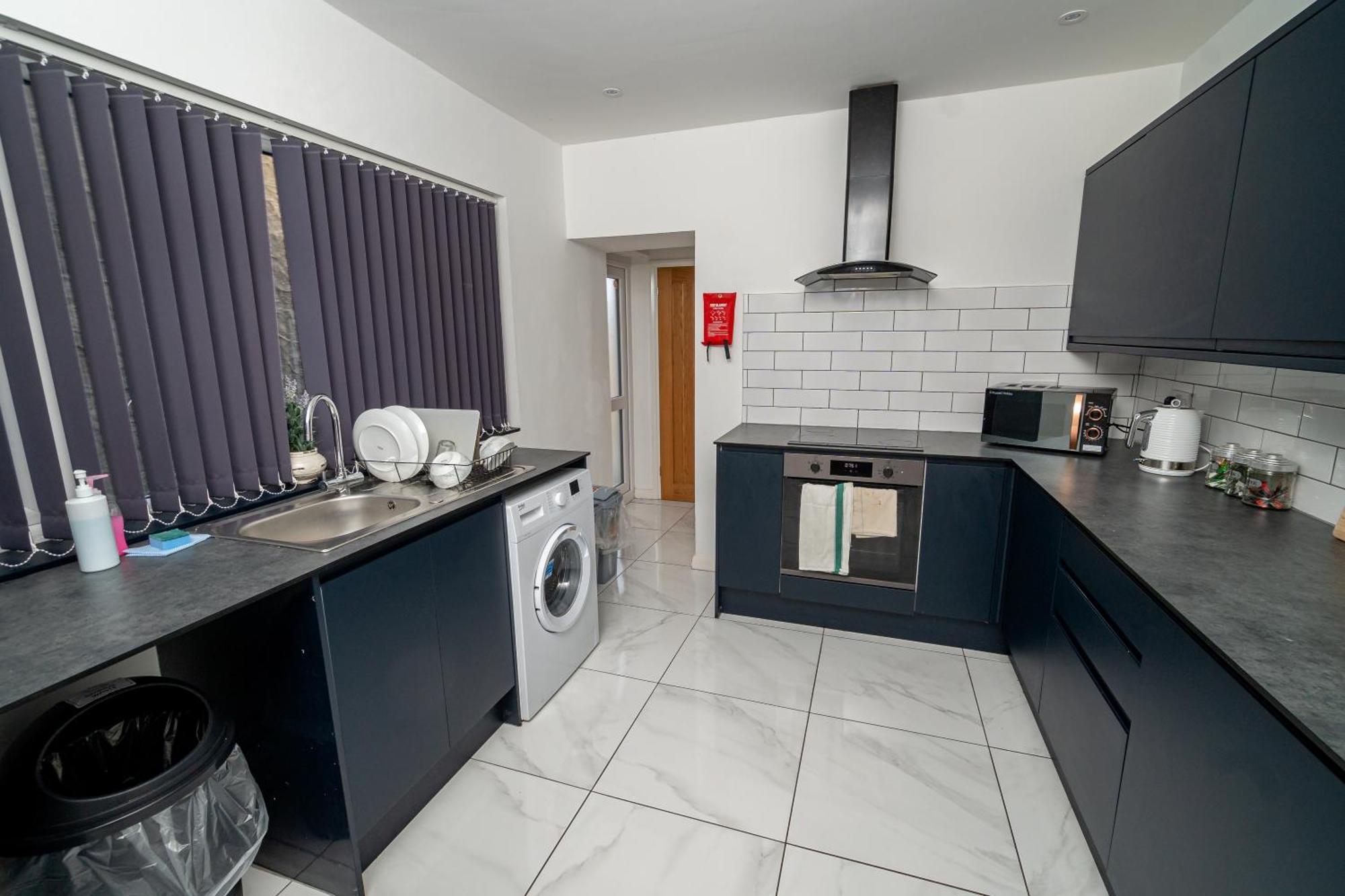 Spacious 3-Bed Near The City Centre Swansea Exterior photo
